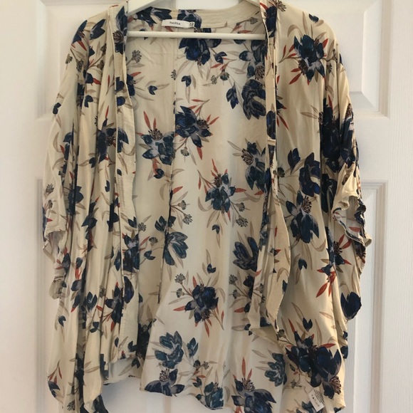 Aritzia Talula cream, orange and blue floral kimono - Picture 2 of 5
